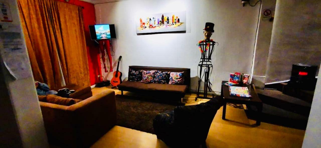 Urbano Hostel Santiago Luaran gambar